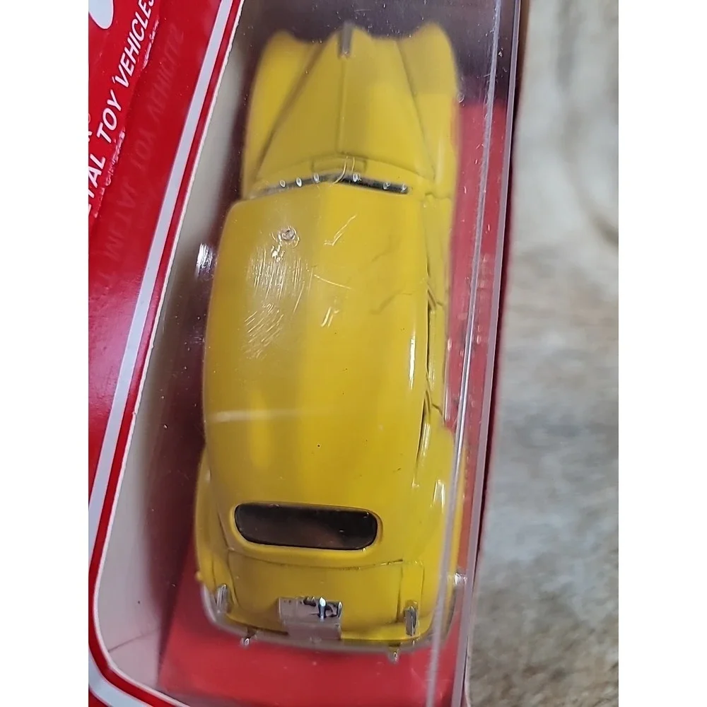 Coca-Cola 1948 CHRYSLER Windsor 1/43 scale Diecast NIB‎